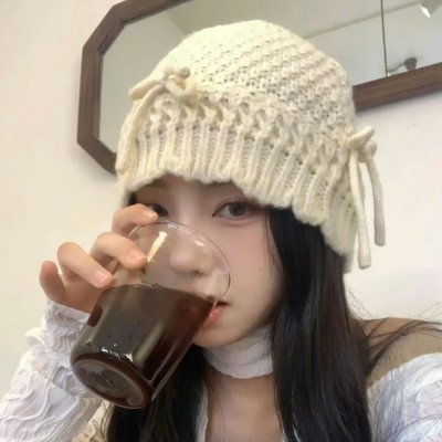 这名男子，捡到了人鱼。